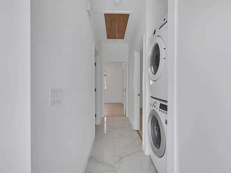 634 E Valencia Ave — Photo 11
