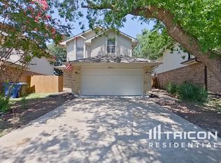 3811 Clover Hill Ln, Carrollton, TX 75007