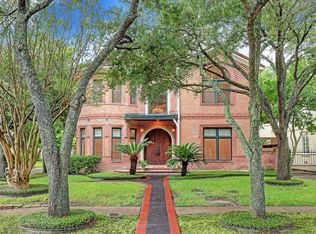 6352 Belmont St, Houston, TX 77005