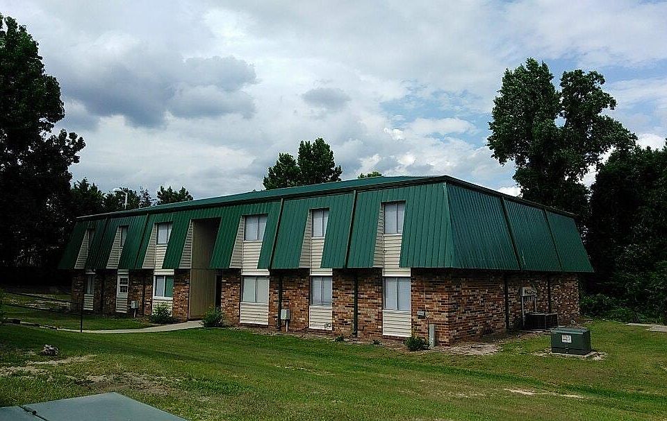 1st image of 300 Applecross Dr APT 1A