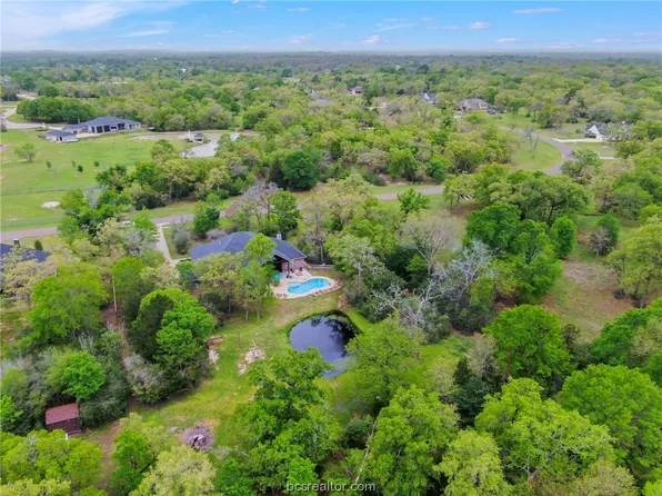 10431 Hampton Ct, Iola, TX 77861