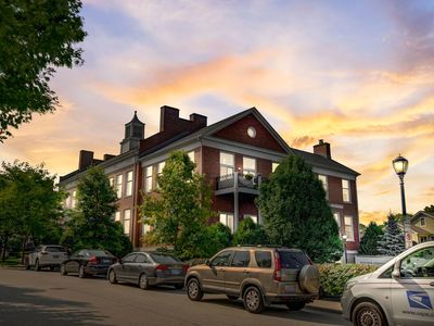 154 School St APT 101, Libertyville, IL, 60048
