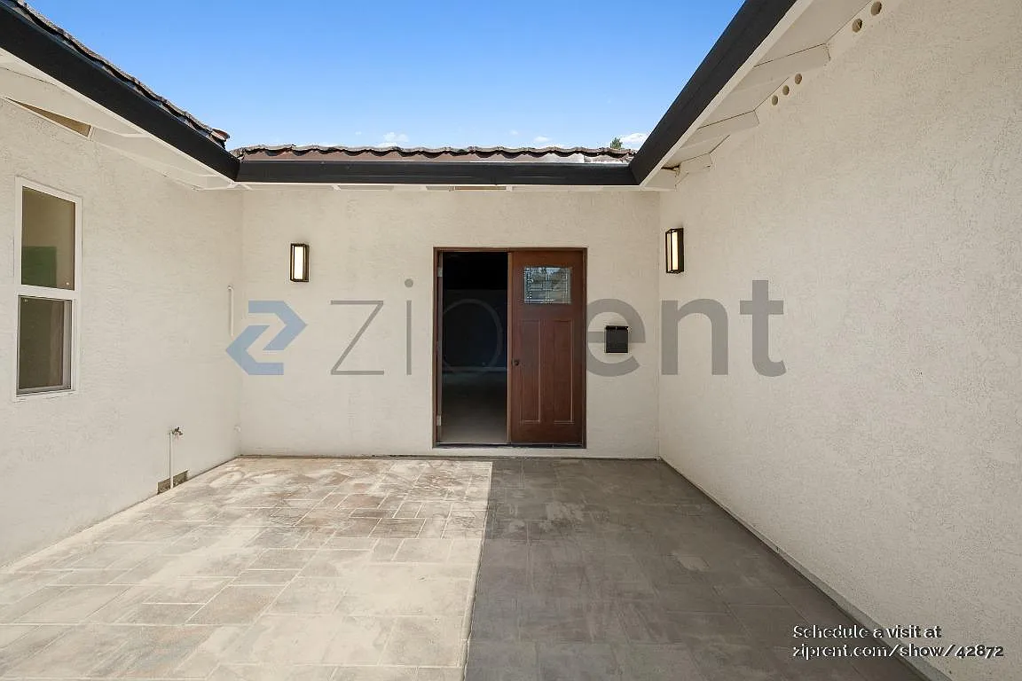 4 bed, 2710 sqft, $4,850 — Photo 3