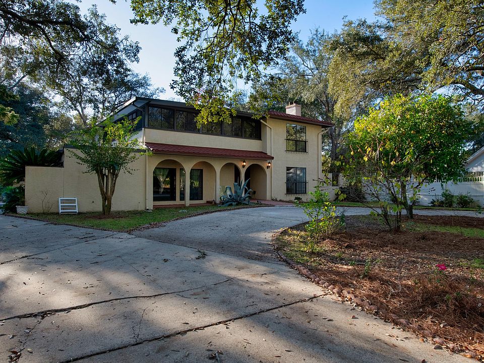 1st image of 239 E Dominica Cir