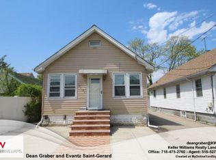 13536 245th St, Rosedale, NY 11422