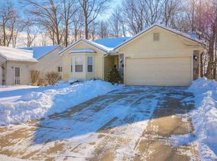 5621 Juneberry Ct, Waterford, MI 48329