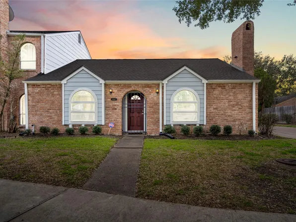 11817 Southlake Dr, Houston, TX 77077