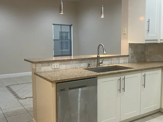 646 Vista Meadows Dr — Photo 12