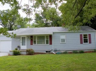 803 E Gudgell St, Independence, MO 64055