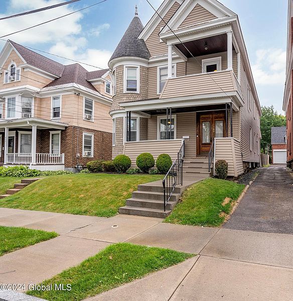 2nd image of 960 Wendell Avenue