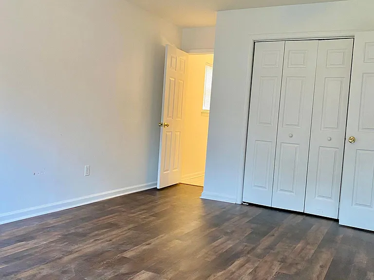 313 Lisbon Dr — Photo 7