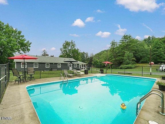 2nd image of 108 Bluestone Blvd