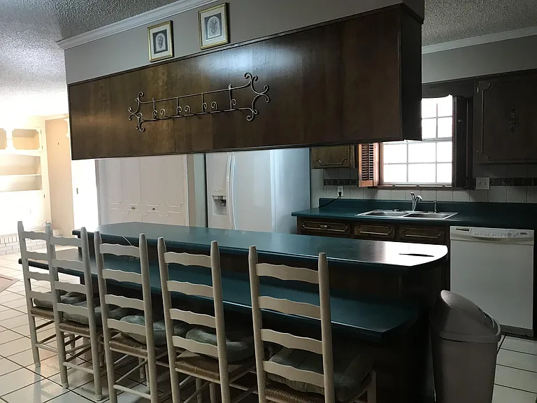 202 Adams Dr — Photo 15