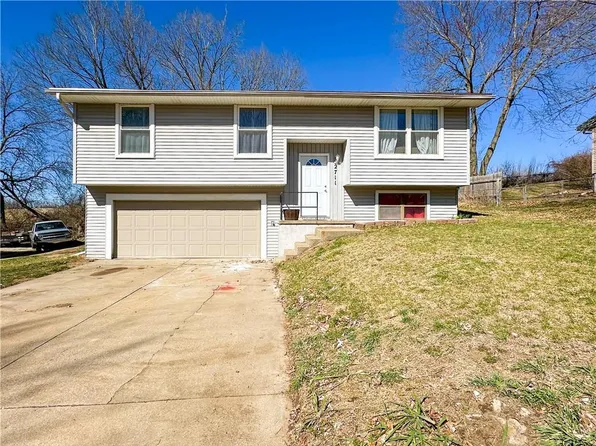 2711 Roma Ln, Country Club, MO 64505