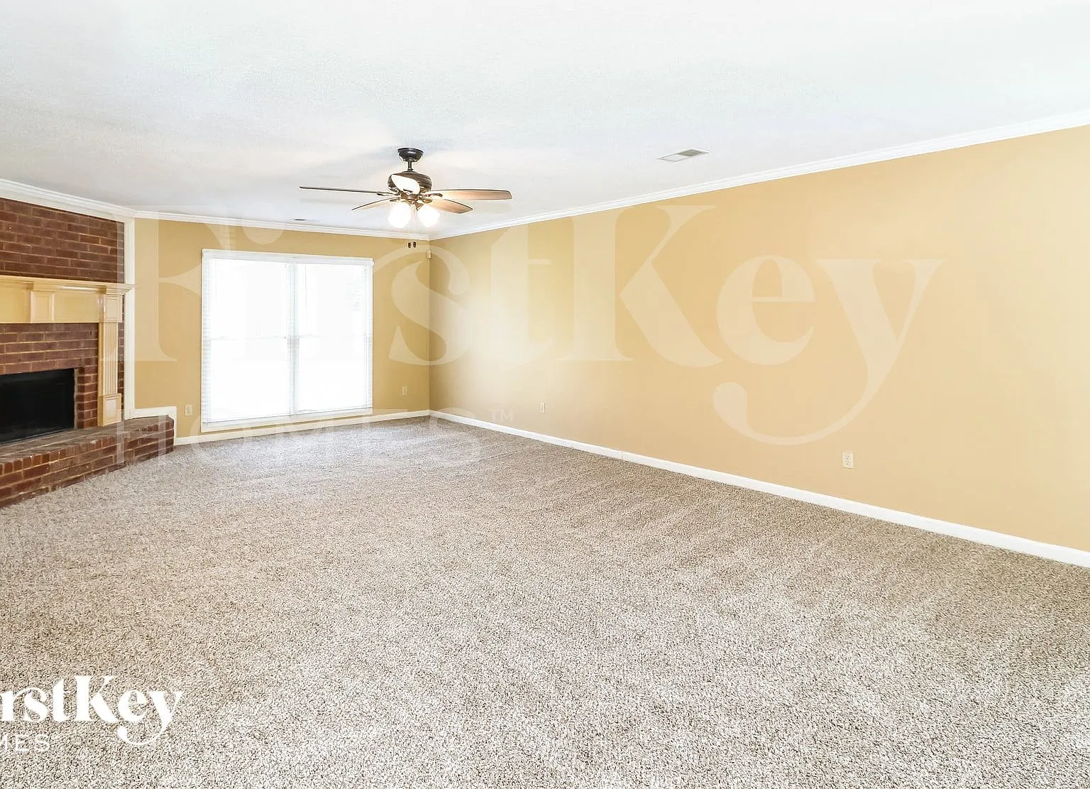 4 bed, 2.5 bath, 2732 sqft, $2,435 — Photo 3