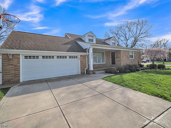 3rd image of 16879 Brinbourne Ave