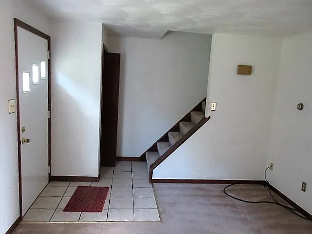 2 bed, 900 sqft, $1,035 — Photo 2
