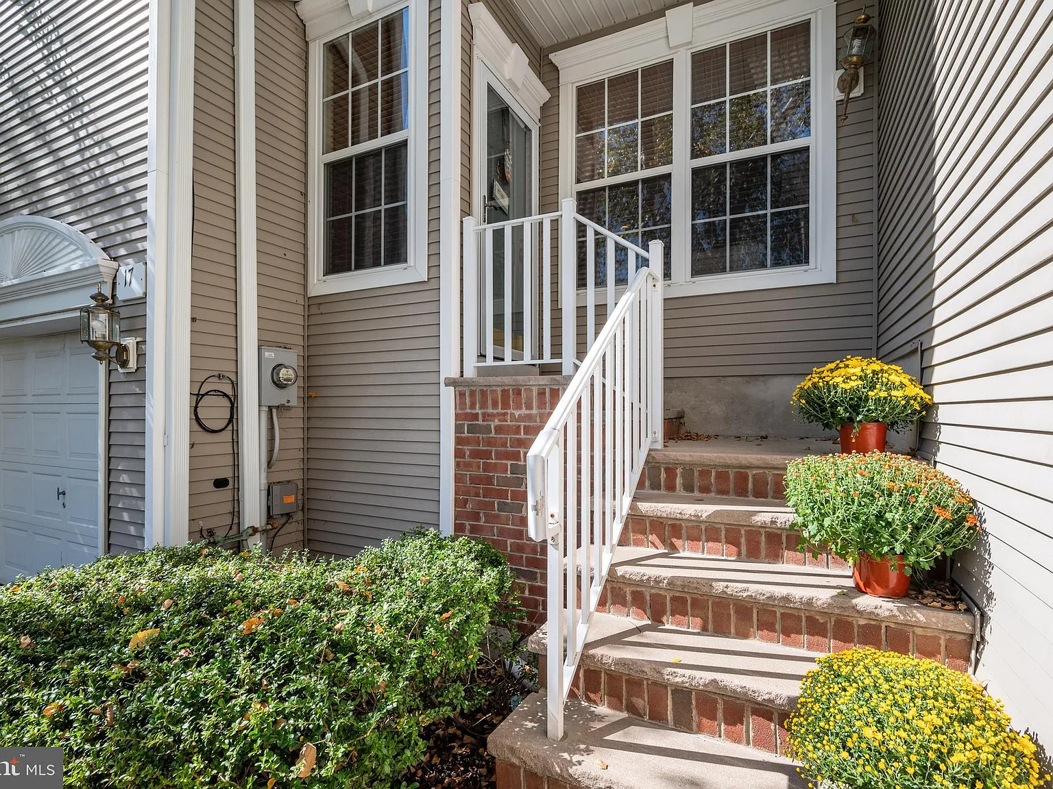 4 bed, 2.5 bath, $4,600 — Photo 3