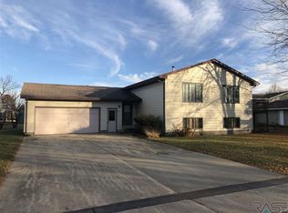 212 S Albert St, Freeman, SD 57029