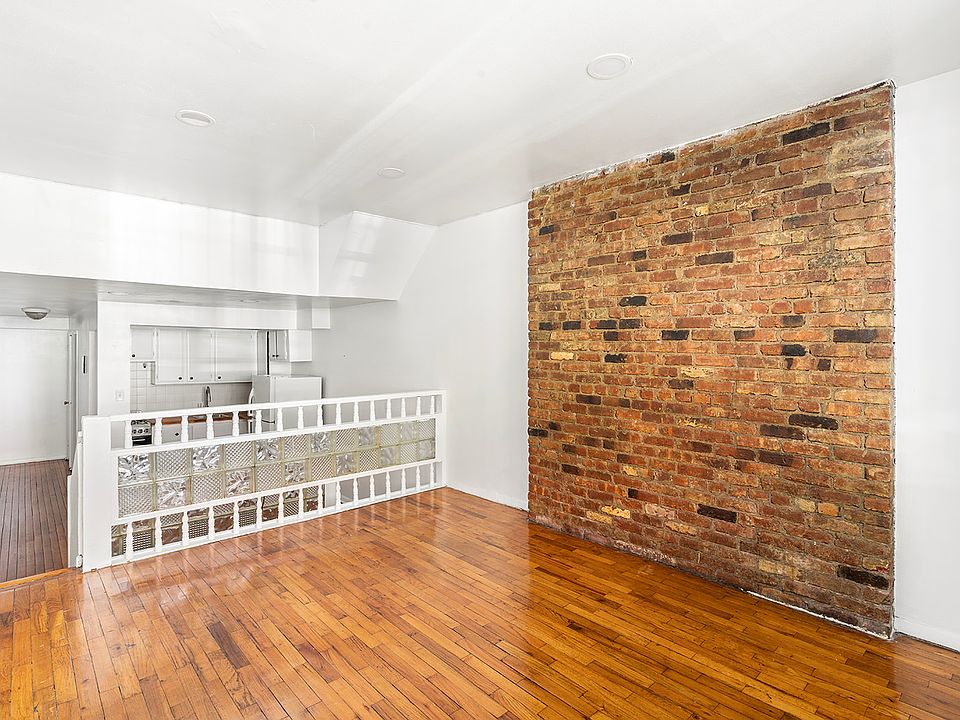 1st image of 160 E 26th St APT 1G