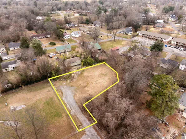 3211 Oregon St, Paducah, KY 42001