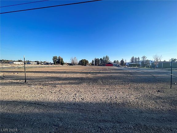 3rd image of 2701 W Basin Ave