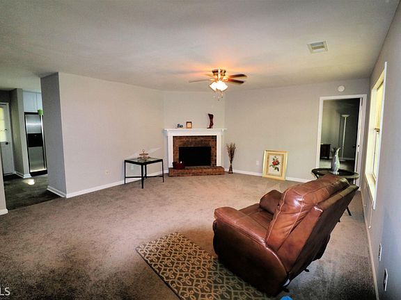 5th image of 4405 Brandon Ct NE