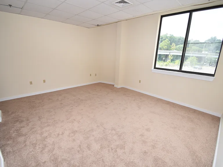 Fallview Apartments — Photo 7