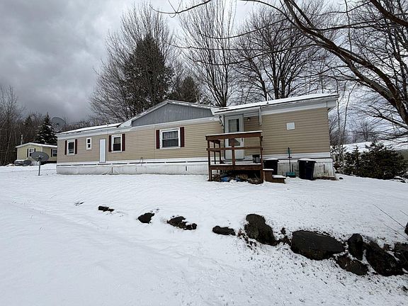 3rd image of 76 U.S. 2 West Route