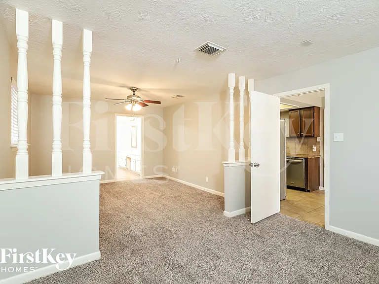 10715 Kirkvale Dr — Photo 7