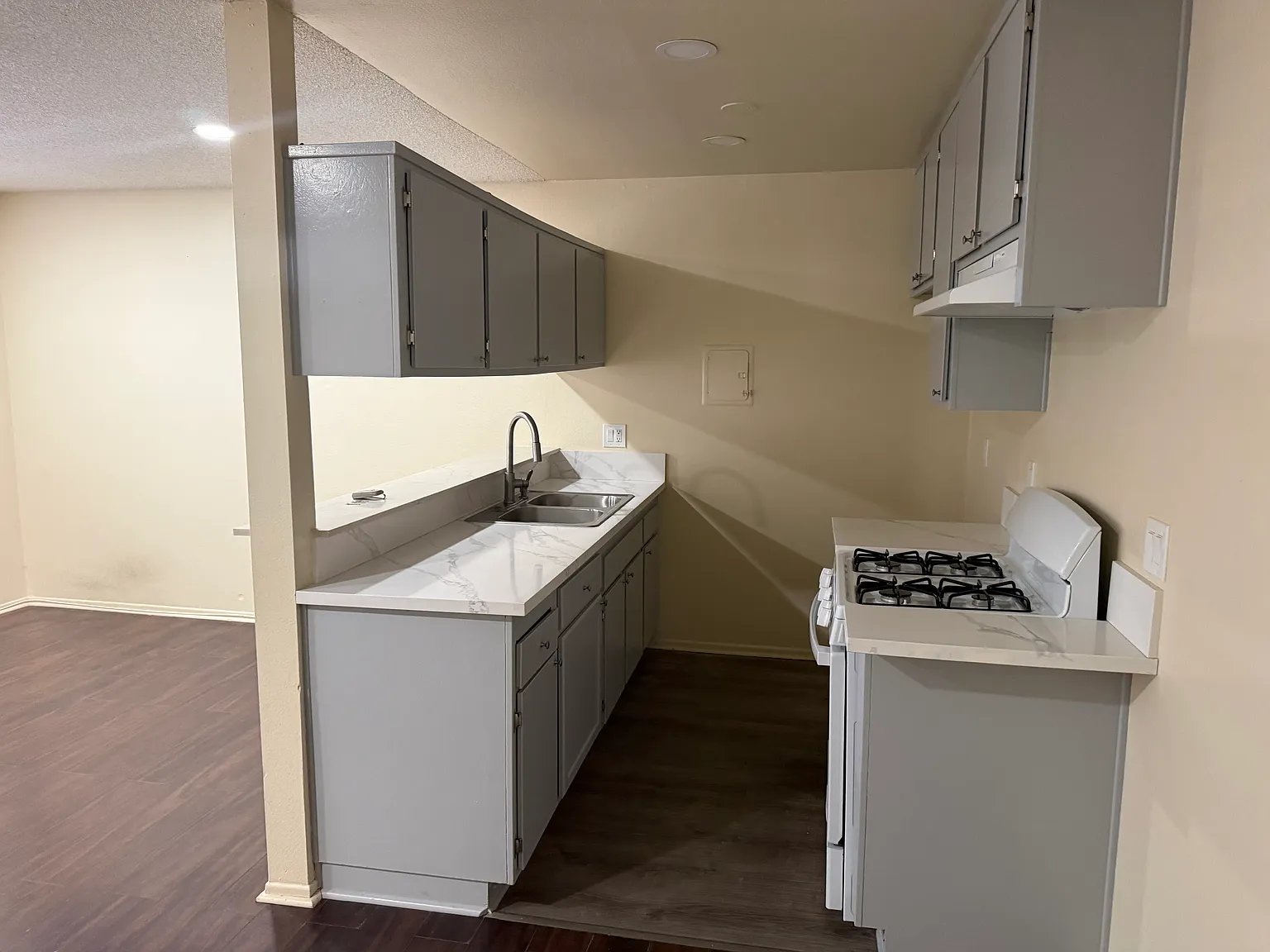 1 bed, 600 sqft, $1,900 — Photo 2