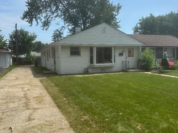 8849 S Corcoran Rd, Hometown, IL 60456