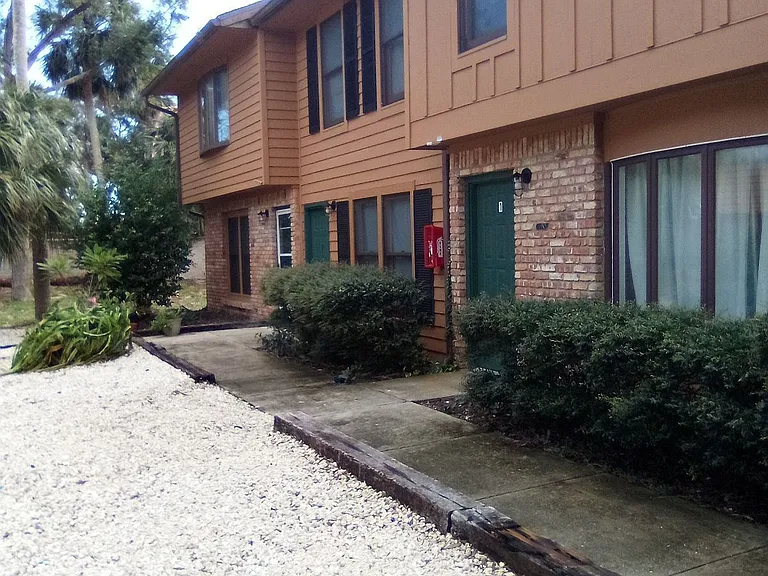 814 N Halifax Ave — Photo 1