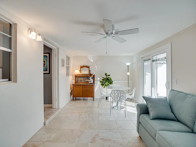 2722 Cardinal Dr — Photo 29