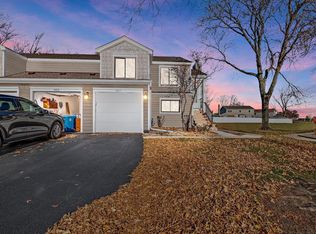 907 Manchester Cir #101B, Schaumburg, IL 60193