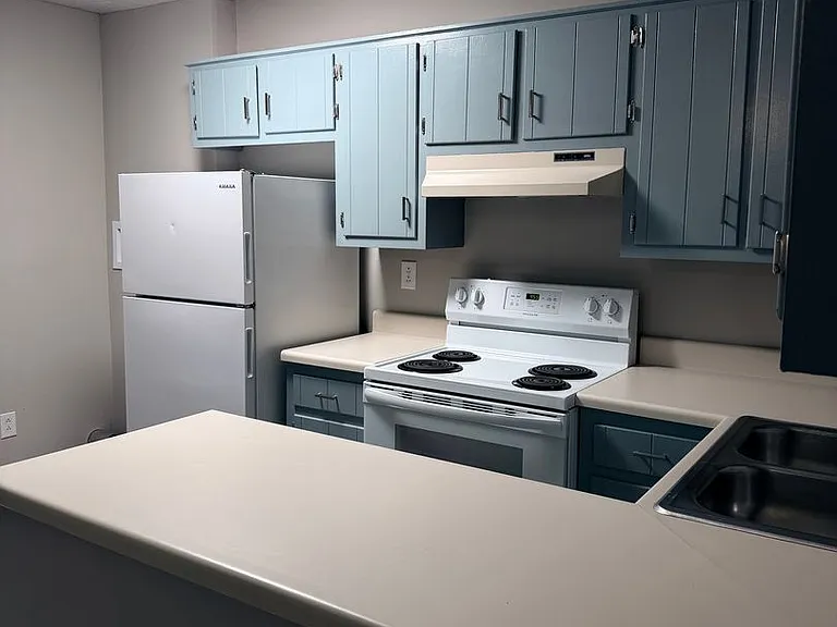Poplar Point Apartments! — Photo 6