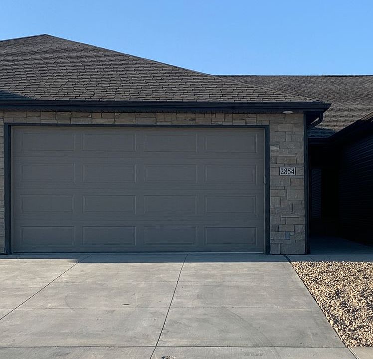 1st image of 2808 Kings Corner Dr