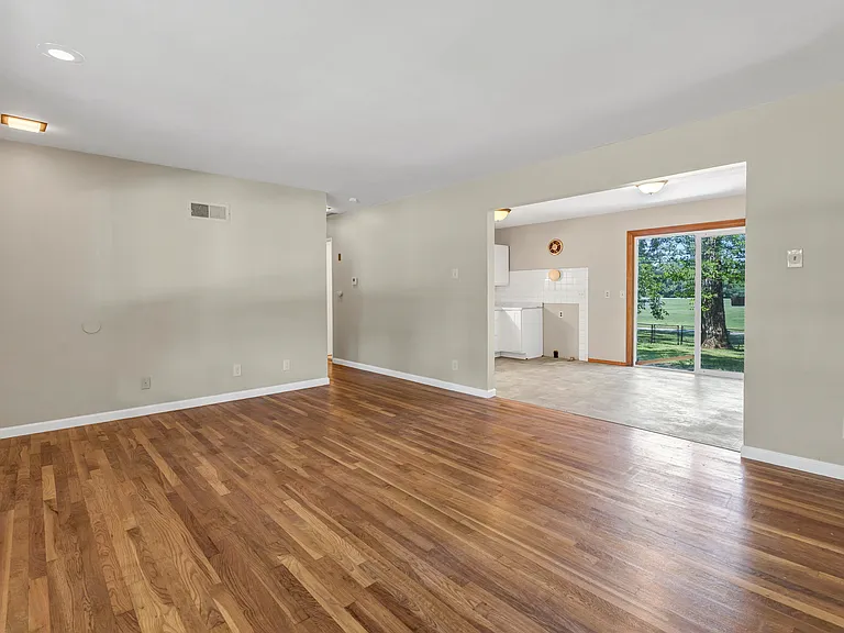 1016 Forestwood Dr — Photo 14