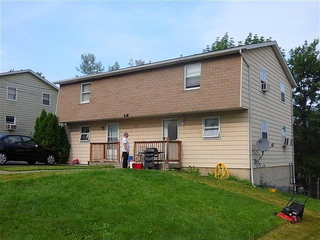 1st image of 920 Squires Ave