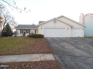 6452 Sawgrass Dr, Rockford, IL 61114