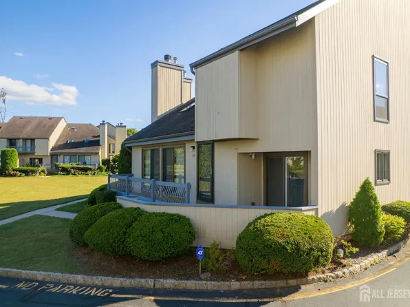 33 Spencer St, Somerset, NJ 08873