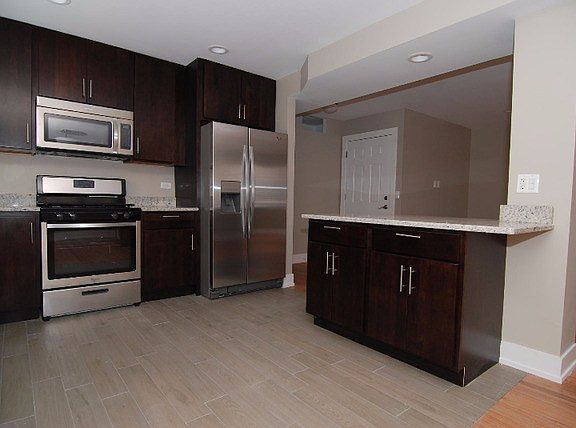 5th image of 6522 N Francisco Ave #1