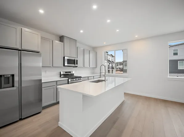 2244 Peridot Loop Hts, Colorado Springs, CO 80908