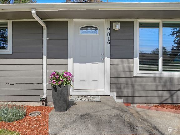 3rd image of 9819 Forest Avenue SW