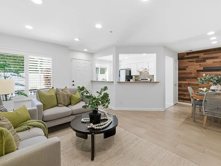 6349 Holly Gillingham Ln — Photo 11