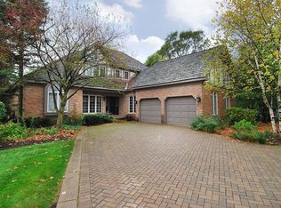 20 Lake Ridge Ct, Burr Ridge, IL 60527