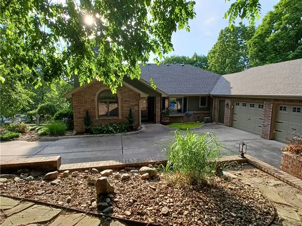 59 Churchill Dr, Bella Vista, AR 72715