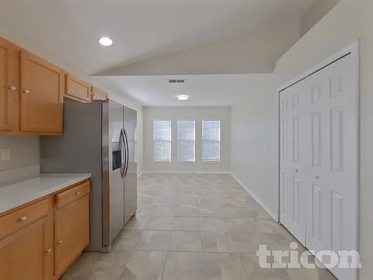 302 Anorak St — Photo 4