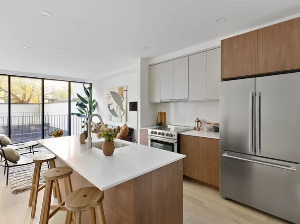 81 India St #3A, Brooklyn, NY 11222