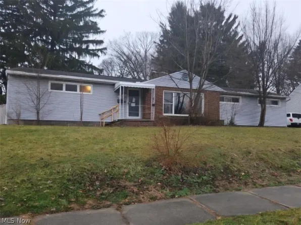 1576 Hammel St, Akron, OH 44306